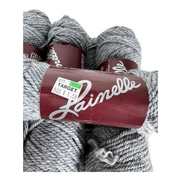 8‎ Skeins of Gray Yarn - Picture 2 of 5